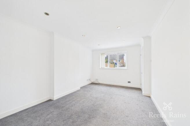 4 bed Semi-Detached for sale Image 6