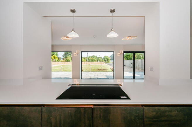 4 bed Detached for sale Image 11