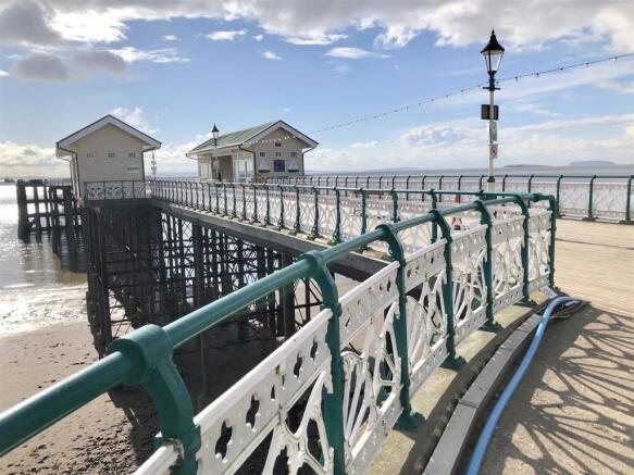 Penarth Pier 3.jpg
