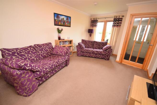 Lounge .JPG