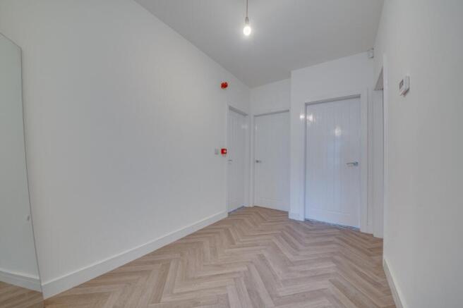 3 bed Flat to rent Image 7