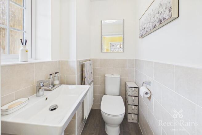 4 bed Detached for sale Image 11