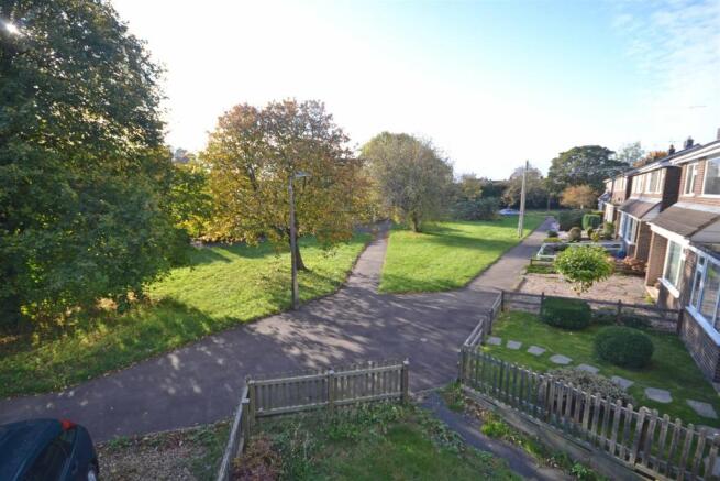 Casterton Rd - View to the front.jpg