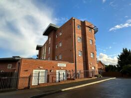 Flat 3, 48, Princes Way, Milton Keynes MK2 2ER