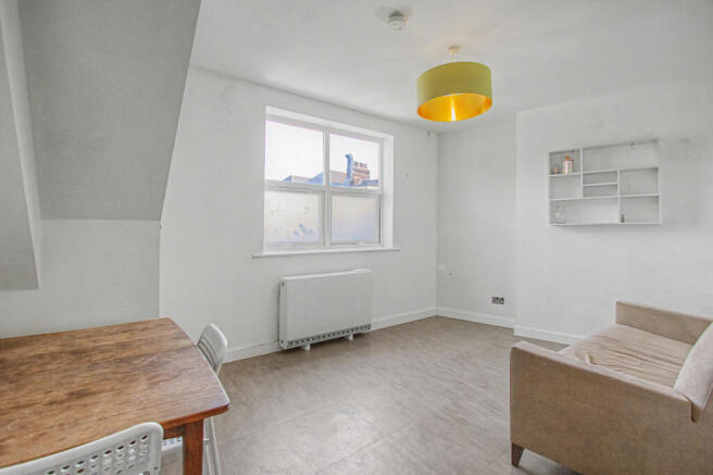 Flat 4, 6 High Street, Walthamstow, London, E17 7LD