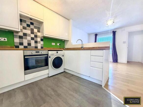 KITCHEN/LOUNGE/DINER