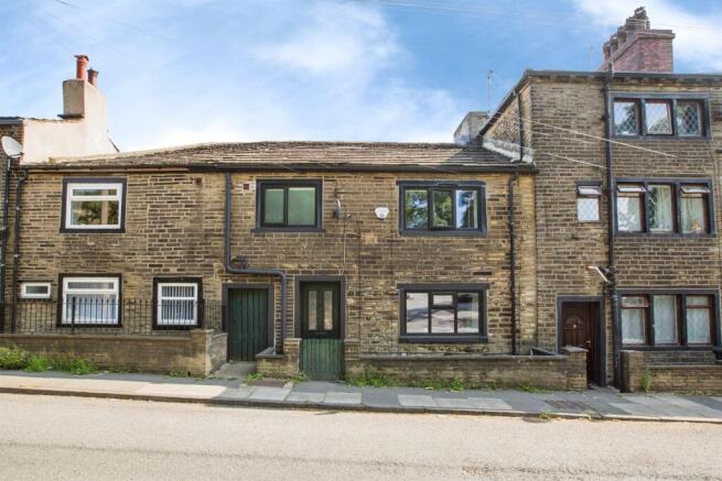 3 bed Terraced for sale in halifax