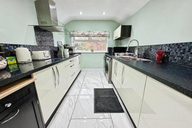 Hatton Hill Road, Liverpool photo 5
