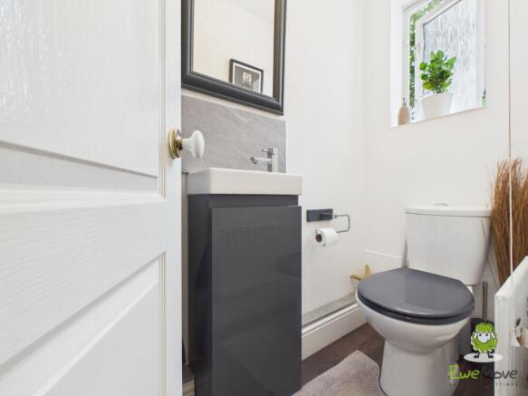 EweMove Estate Agents Basingstoke - Clere Gardens