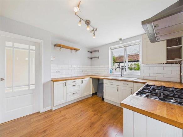3 bed Semi-Detached for sale Image 5