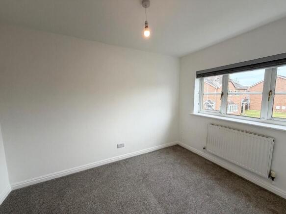 3 bed Semi-Detached to rent Image 6