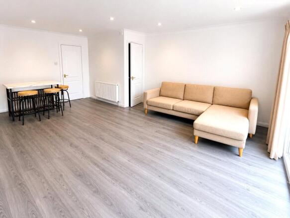 Reverse Lounge