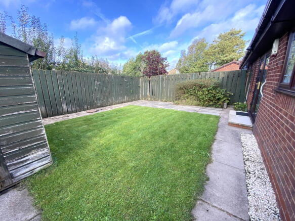3 Verity Close, OL2 5DG photo 2