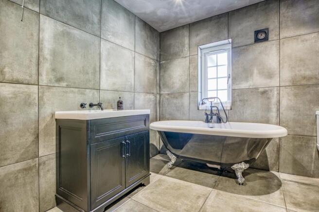 Main Bathroom