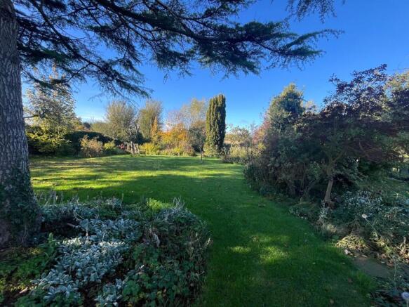 3 bed House for sale Image 8