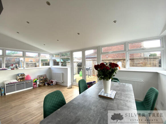 4 bed Detached for sale Image 5