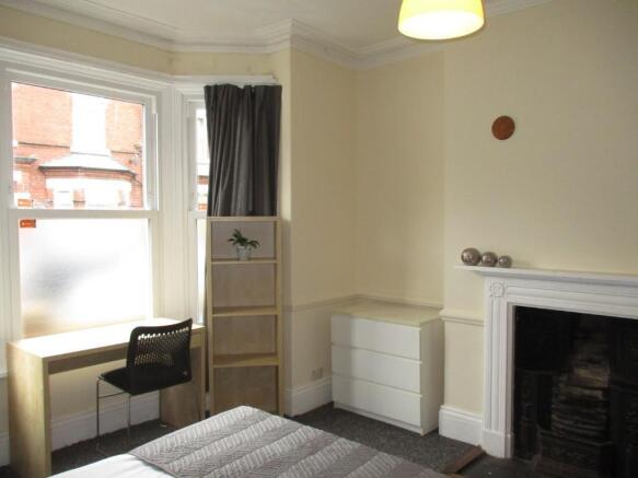 1 bed House Share to rent Image 6