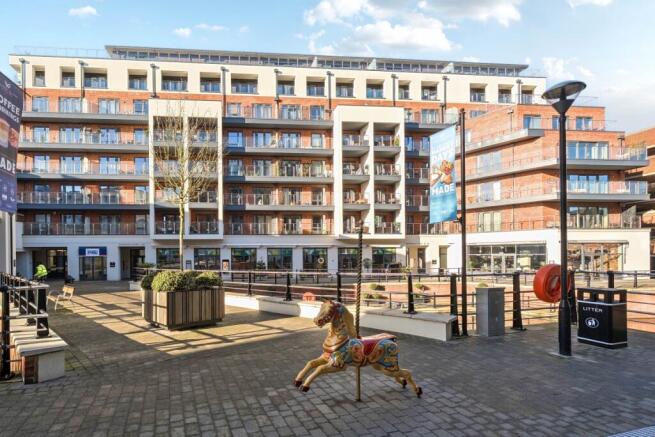 1396152-1-695e529...