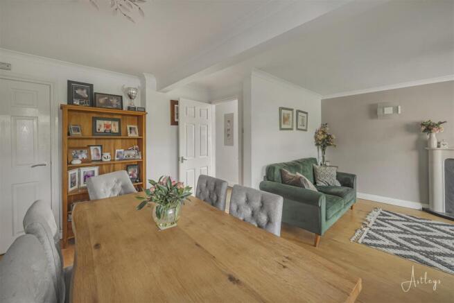 Lounge/dining room