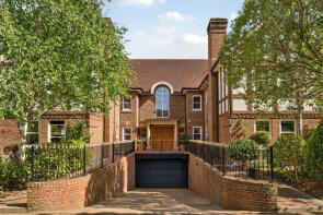 Flat 15, 83 Tudor Grange, Oatlands Drive, Weybridge KT13 9LN