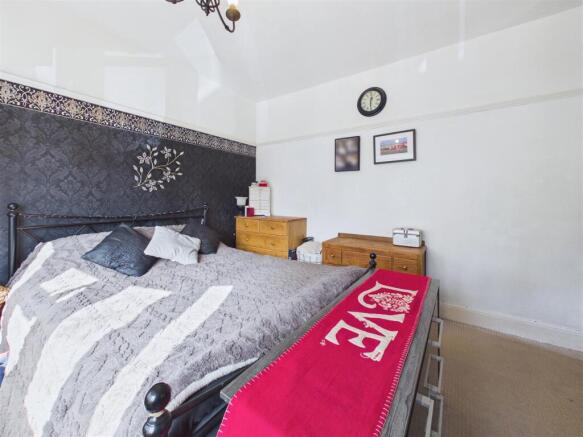 3 bed Semi-Detached for sale Image 11