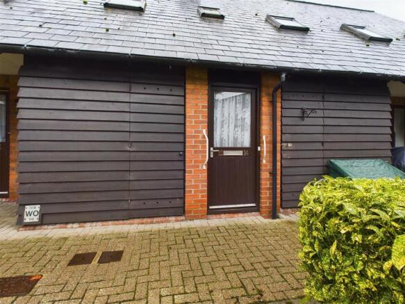 2 bed Flat for sale Image 4