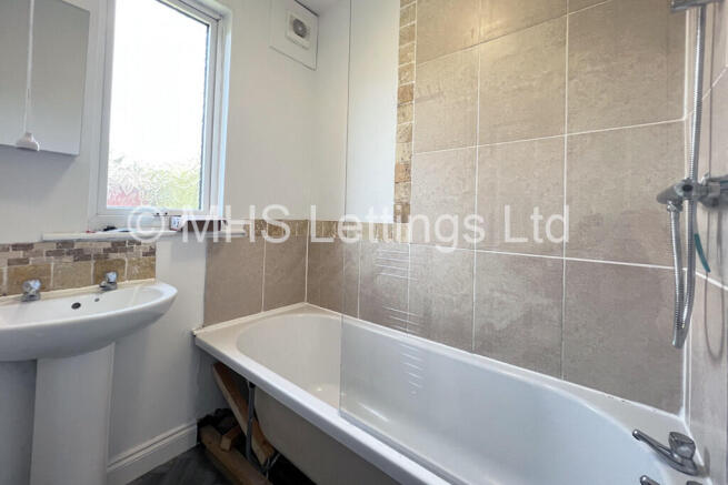 6 bed Terraced to rent Image 10