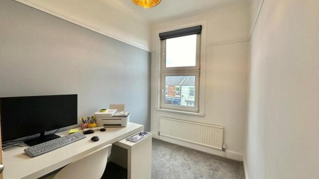3 bed Terraced for sale Image 11