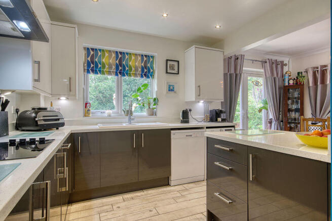 Oakwood Road, Moordown, Bournemouth photo 3