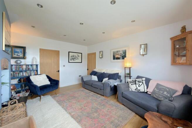 2 bed Bungalow for sale Image 9