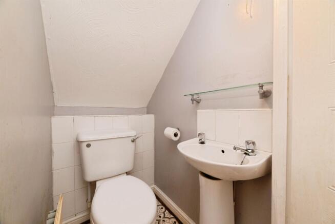 4 bed Detached for sale Image 9