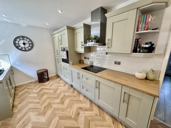 3 bed Semi-Detached for sale Image 7
