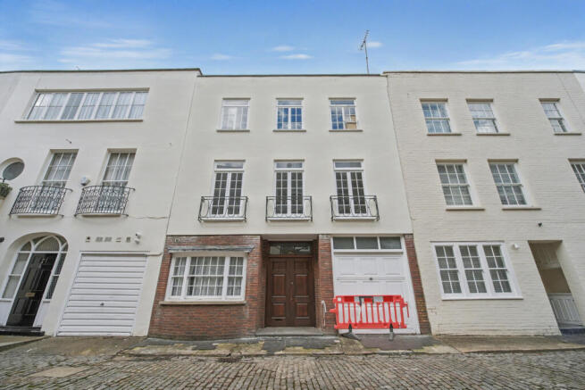 39 Eaton Mews South, Belgravia, London, SW1W 9HR