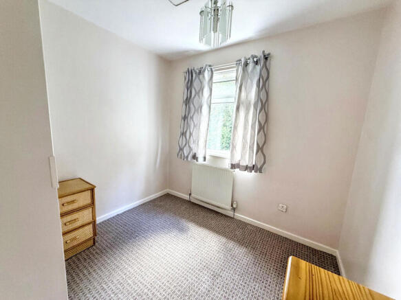 3 bed Terraced for sale Image 11