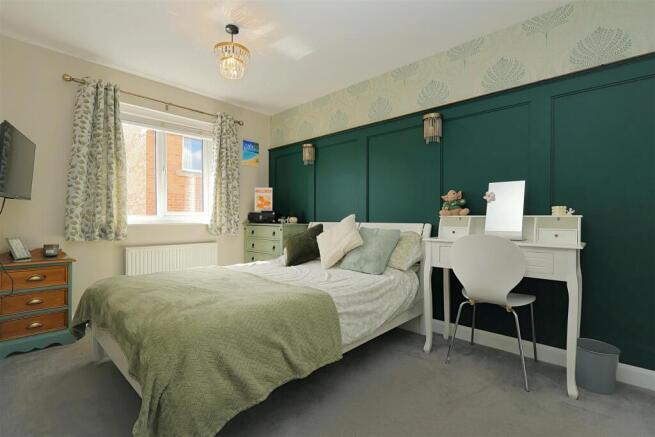 4 bed Detached for sale Image 12