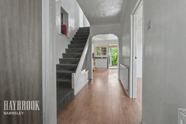 4 bed Semi-Detached for sale Image 5