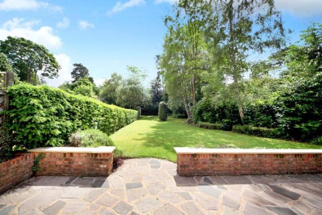 4 bedroom property t