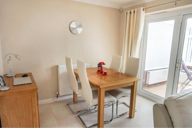Lounge/Dining Room