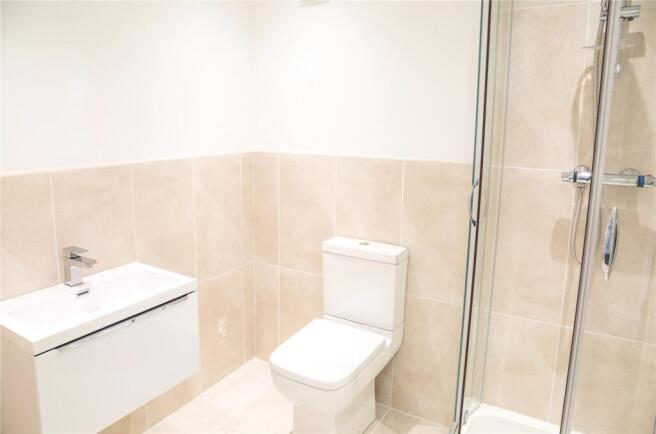 5 bed House for sale Image 9