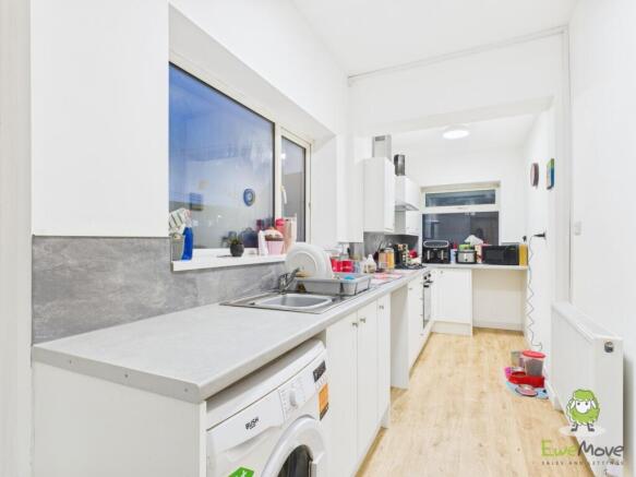 Kitchen - Charlotte Thomasson Ewemove Whitchuch an