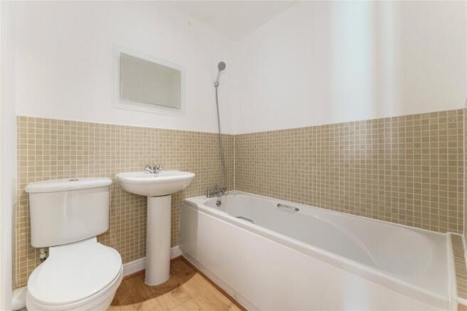 3 bed Town House for sale Image 6