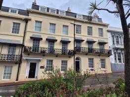 Flat 5 Royal Marina Court, Beacon Terrace, Victoria Parade, Torquay TQ1 2BJ