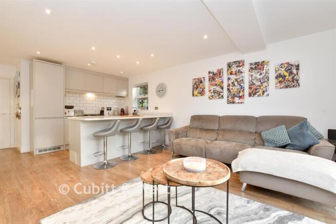 Kitchen / Lounge / Diner