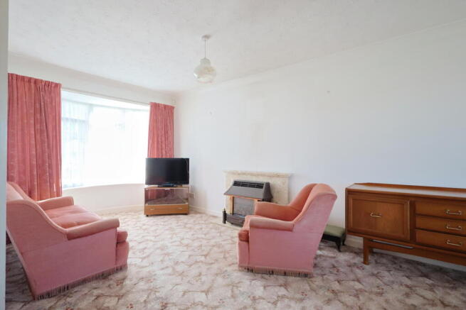 Sitting/dining room