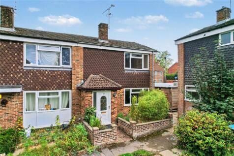 Bardsley Drive, Farnham, Surrey, GU9
