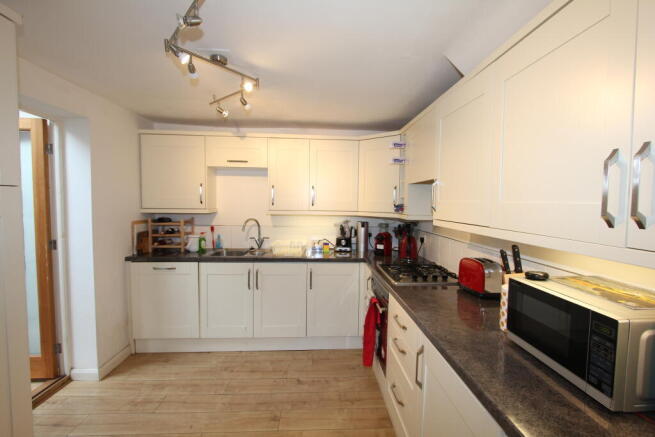 Kitchen 18 Up corner