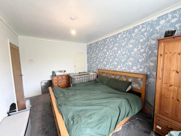 3 bed House for sale Image 10