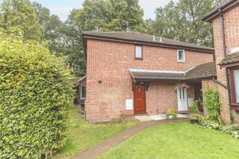 Langtons Meadow, Farnham Common, SL2