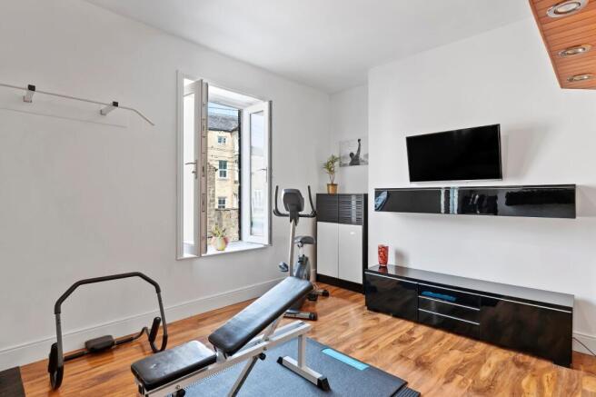 5 bed Flat for sale Image 9