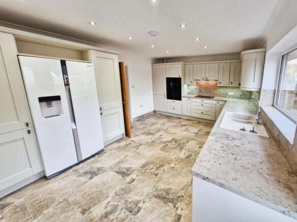3 bed Detached Bungalow for sale Image 4